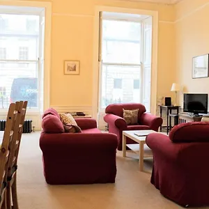  Apartment Traditional Georgian Flat In New Town