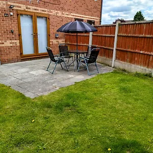 2br-dean House-kitchen-dog Friendly-parking-fast Wifi Holiday home Doncaster