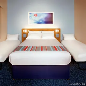 travelodge-london-city-airport-e16-2bz.cambridgehotelsuk.com/